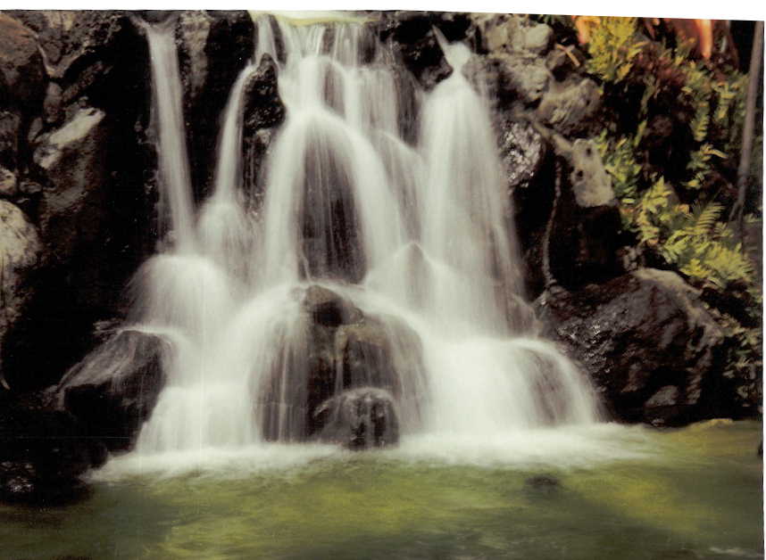 Hawaii_waterfalls.jpg