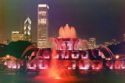 buckingham_fountain_in_grant_park_-_chicago.jpg